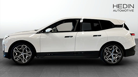 BMW iX 6 of 9