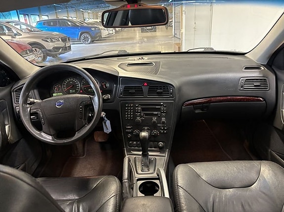 Volvo XC70 8 of 10