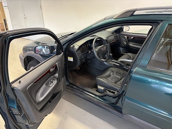 Volvo XC70 6 of 10