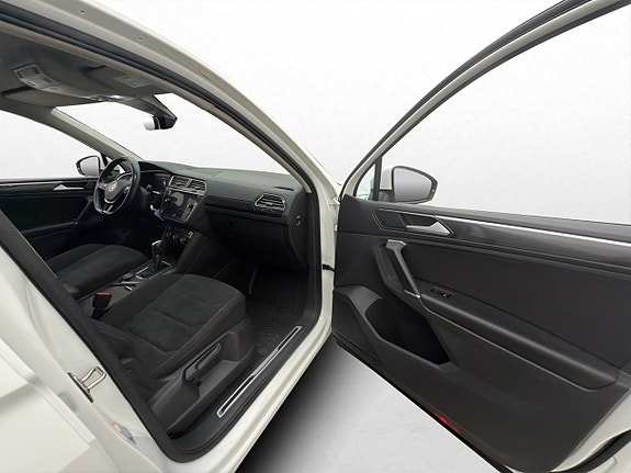 Volkswagen Tiguan 23 of 30