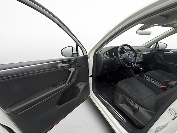 Volkswagen Tiguan 10 of 30