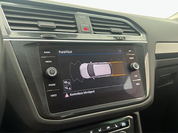 Volkswagen Tiguan 18 of 30