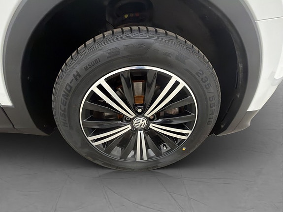 Volkswagen Tiguan 30 of 30