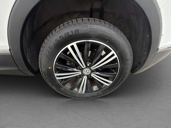 Volkswagen Tiguan 28 of 30