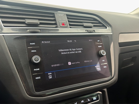 Volkswagen Tiguan 19 of 30