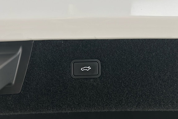 Polestar 4 15 of 30
