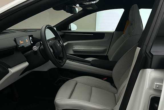 Polestar 4 10 of 30