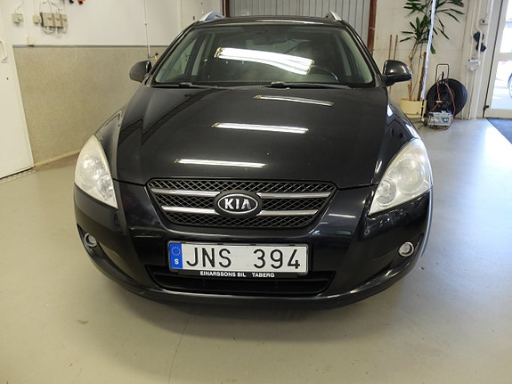 Kia Ceed 2 of 8