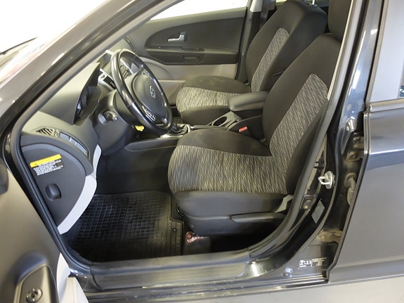 Kia Ceed 6 of 8