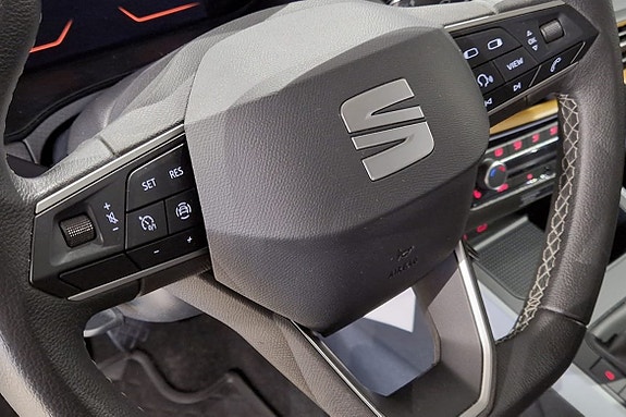Seat Arona 8 of 13
