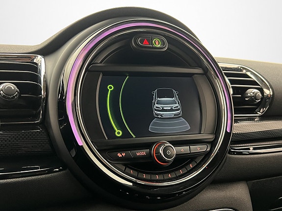 MINI Cooper 17 of 26