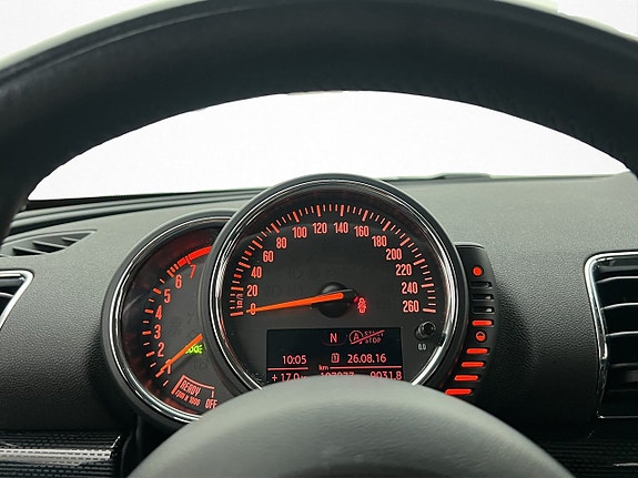 MINI Cooper 15 of 26