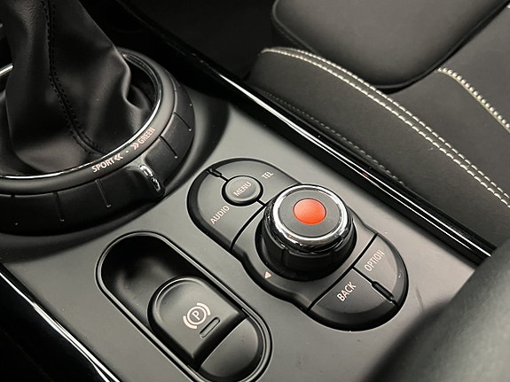MINI Cooper 20 of 26