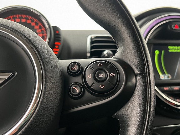 MINI Cooper 21 of 26