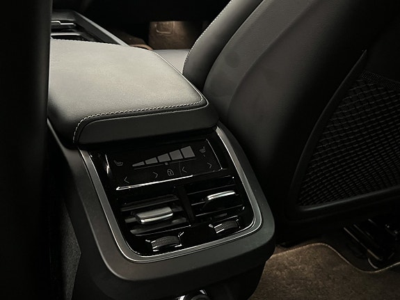 Volvo S60 12 of 30