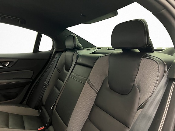 Volvo S60 10 of 30