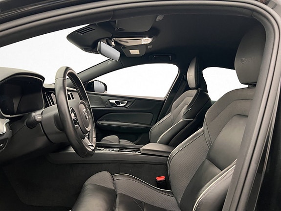 Volvo S60 13 of 30