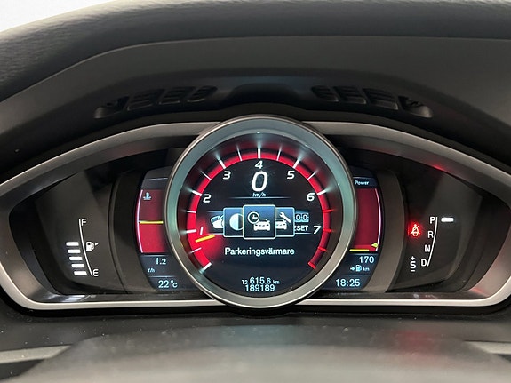 Volvo V40 Cross Country 13 of 30