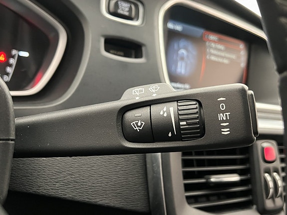 Volvo V40 Cross Country 27 of 30