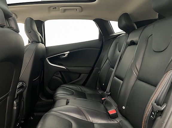 Volvo V40 Cross Country 19 of 30