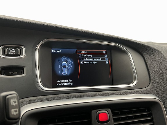 Volvo V40 Cross Country 28 of 30