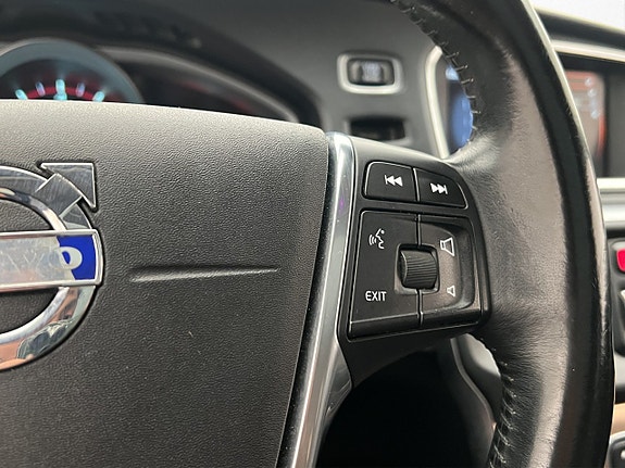 Volvo V40 Cross Country 20 of 30