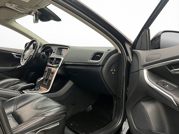 Volvo V40 Cross Country 15 of 30