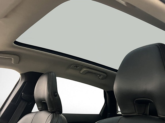 Volvo V40 Cross Country 14 of 30