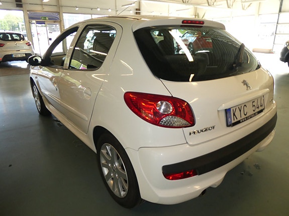 Peugeot 206+ 2 of 8
