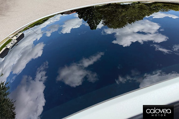 Tesla Model Y 8 of 18