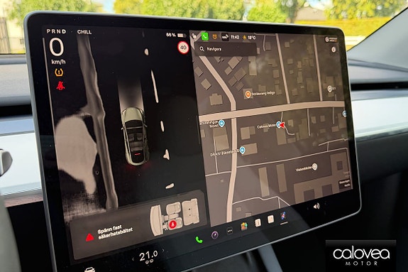 Tesla Model Y 13 of 18