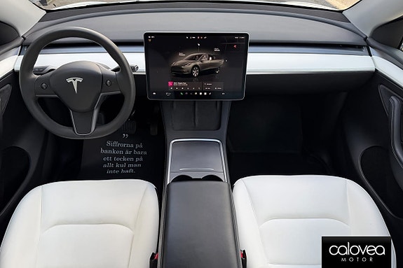 Tesla Model Y 5 of 18