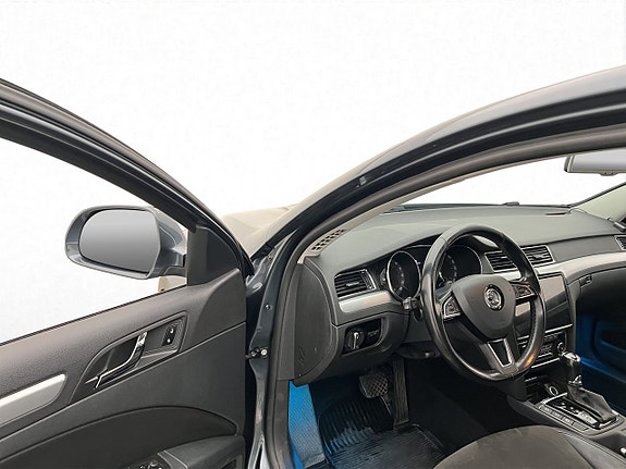 Skoda Superb 11 of 30