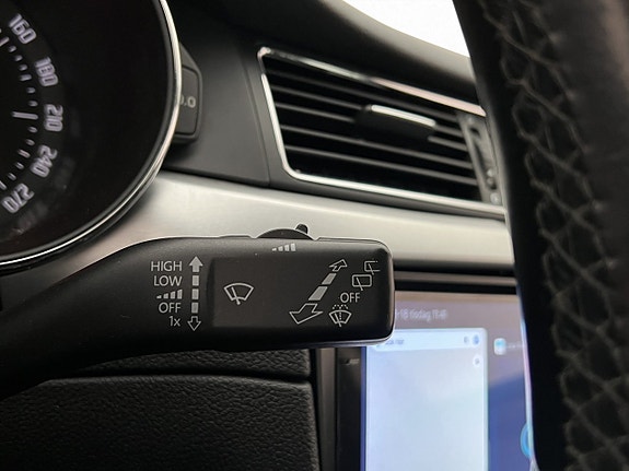 Skoda Superb 16 of 30