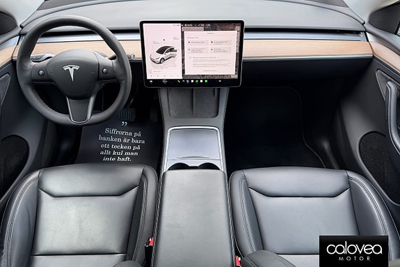 Tesla Model Y 5 of 16