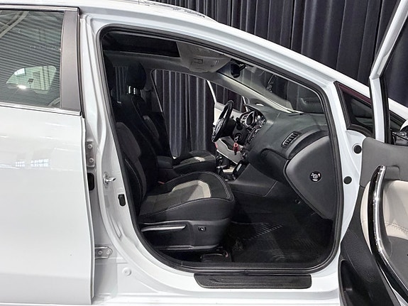 Kia Ceed 14 of 23