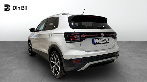 Volkswagen T-Cross 3 of 12
