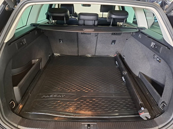 Volkswagen Passat Alltrack 9 of 15
