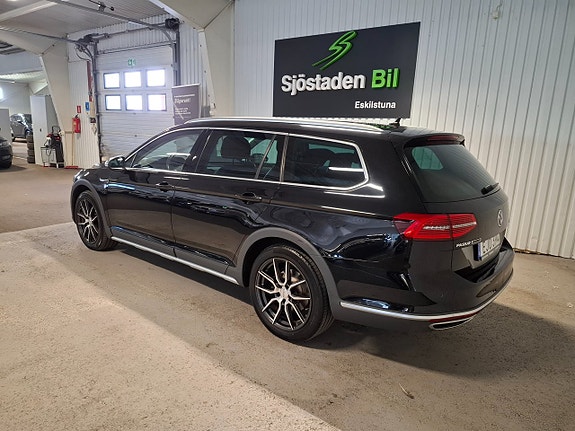 Volkswagen Passat Alltrack 5 of 15