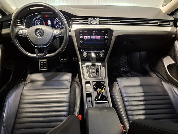 Volkswagen Passat Alltrack 10 of 15