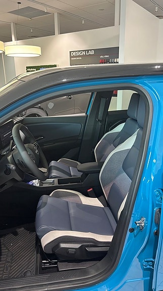 Nissan Micra 9 of 17