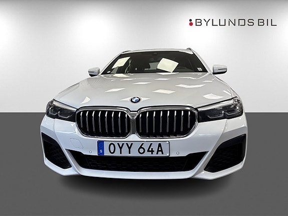 BMW 520d 2 of 14