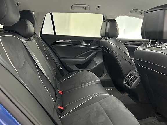 Volkswagen Passat 15 of 22