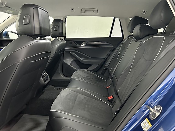 Volkswagen Passat 13 of 22