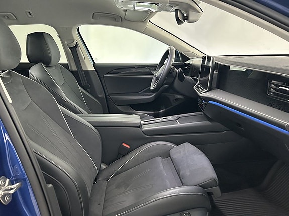 Volkswagen Passat 18 of 22