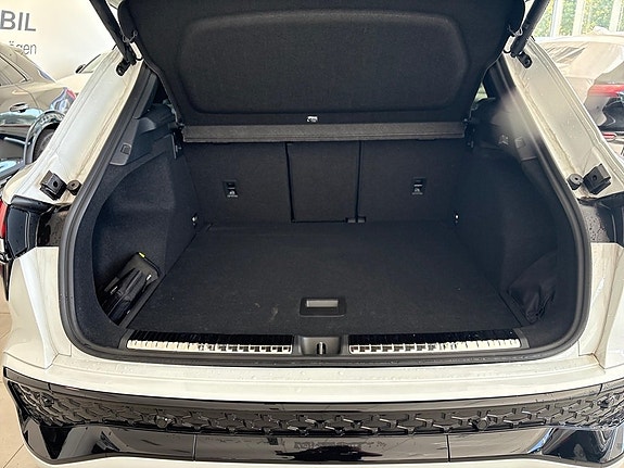 Audi Q3 14 of 15