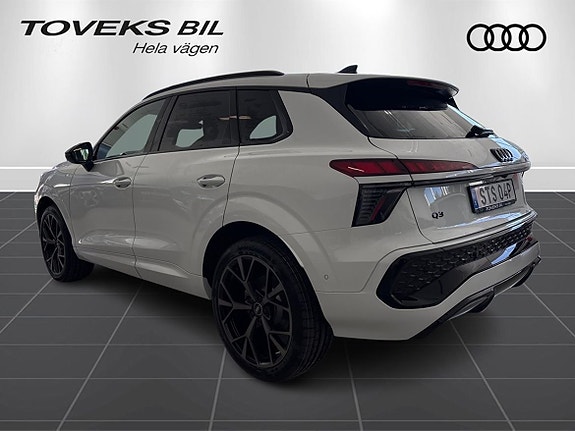 Audi Q3 4 of 15