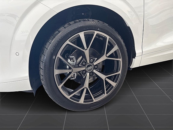 Audi Q3 7 of 15