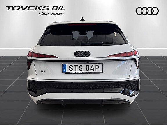 Audi Q3 3 of 15