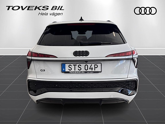 Audi Q3 3 of 15